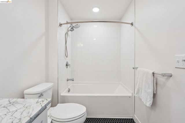 10300 San Pablo Ave 203, El Cerrito, CA 94530