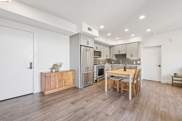 10300 San Pablo Ave 203, El Cerrito, CA 94530