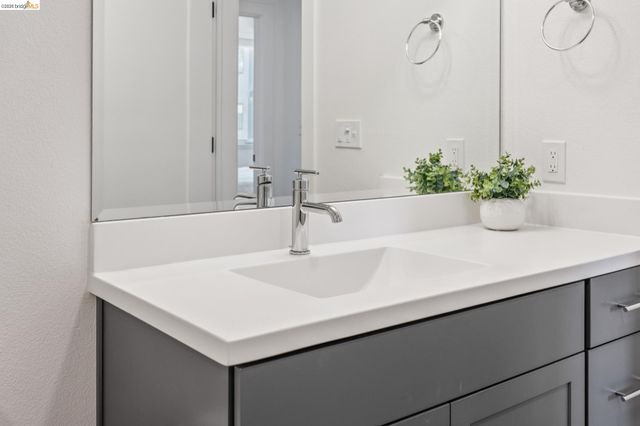 10300 San Pablo Ave 203, El Cerrito, CA 94530
