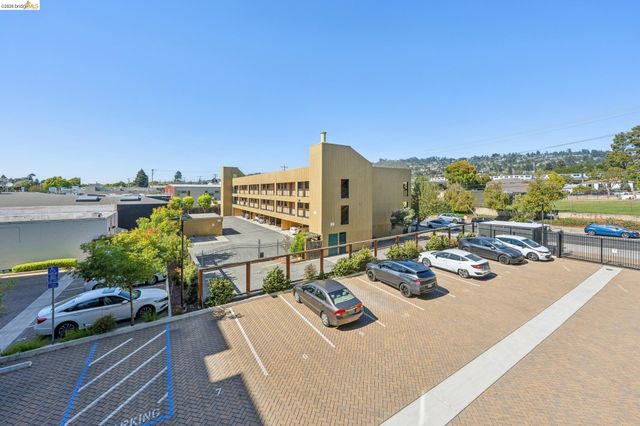 10300 San Pablo Ave 203, El Cerrito, CA 94530