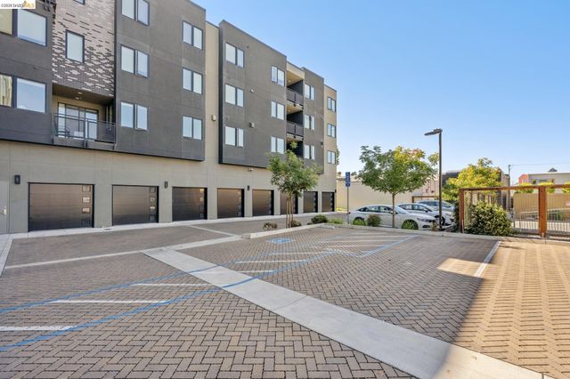 10300 San Pablo Ave 203, El Cerrito, CA 94530
