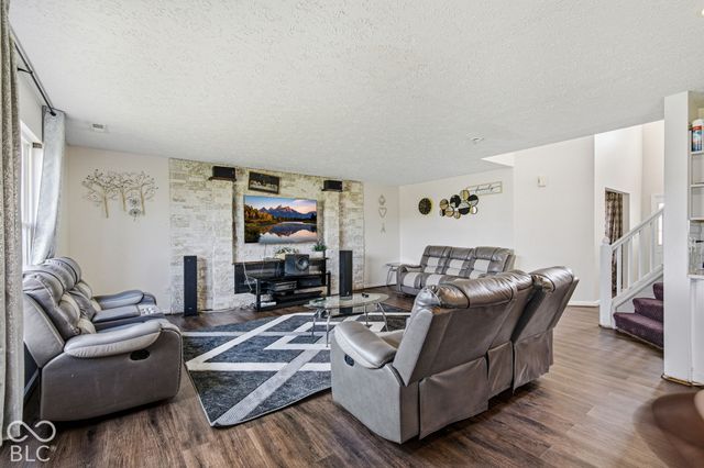 1881 Wynnewood Lane, Avon, IN 46123
