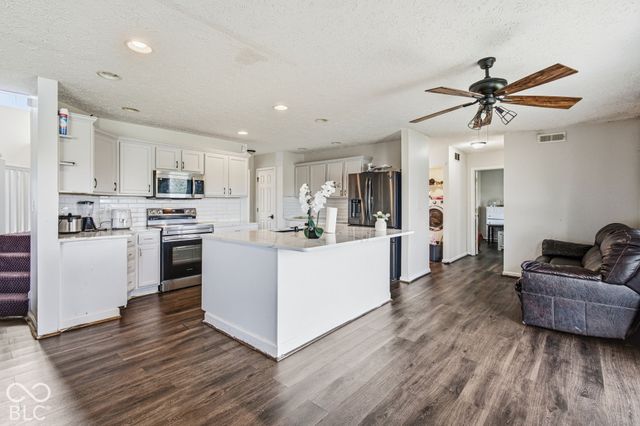 1881 Wynnewood Lane, Avon, IN 46123