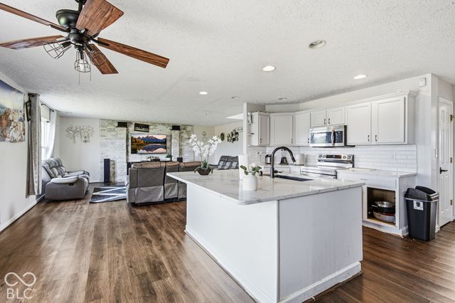 1881 Wynnewood Lane, Avon, IN 46123