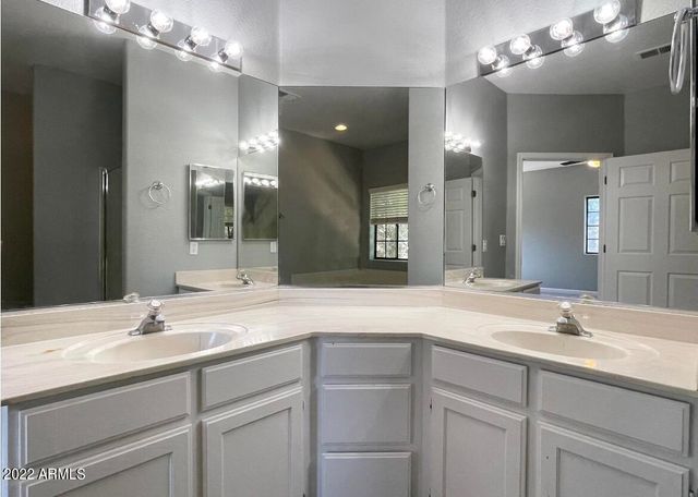 1124 E ROSE Lane 14, Phoenix, AZ 85014