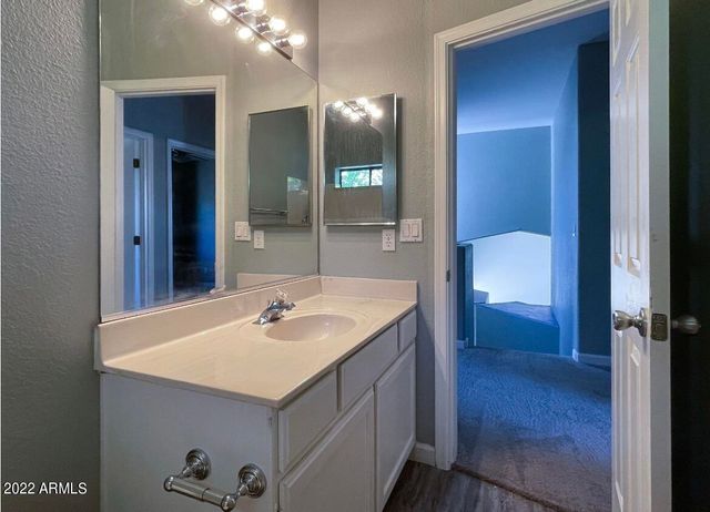 1124 E ROSE Lane 14, Phoenix, AZ 85014