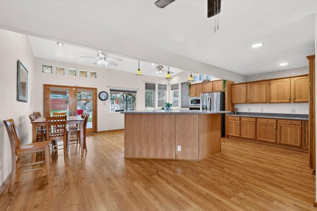 1103 Robin Road SE, Rio Rancho, NM 87124