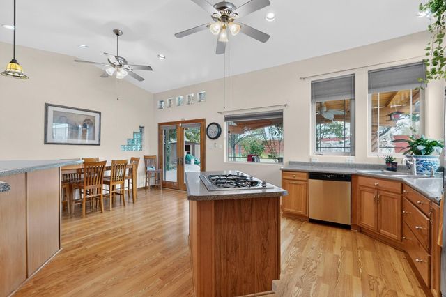 1103 Robin Road SE, Rio Rancho, NM 87124