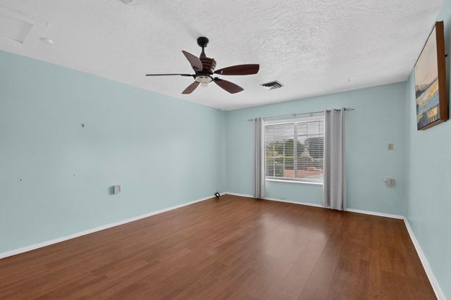 1103 Robin Road SE, Rio Rancho, NM 87124