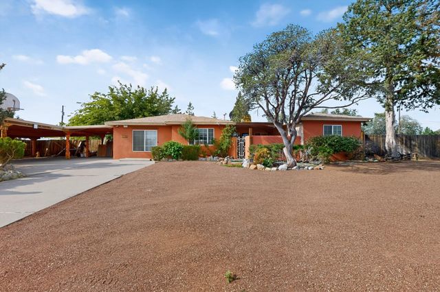1103 Robin Road SE, Rio Rancho, NM 87124