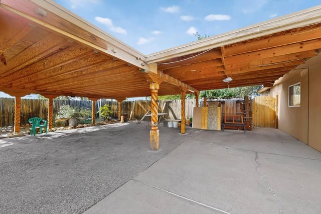1103 Robin Road SE, Rio Rancho, NM 87124