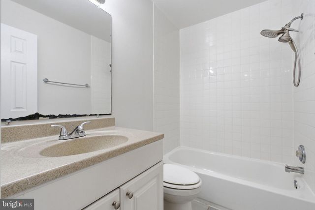 14465 GOLDEN OAK RD, Centreville, VA 20121