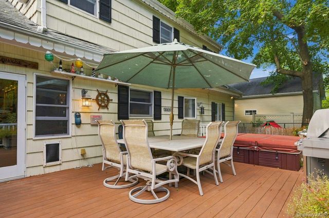 24 Avenue B, Northport, NY 11768