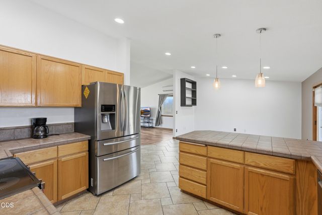 4285 NE Butler Avenue, Redmond, OR 97756