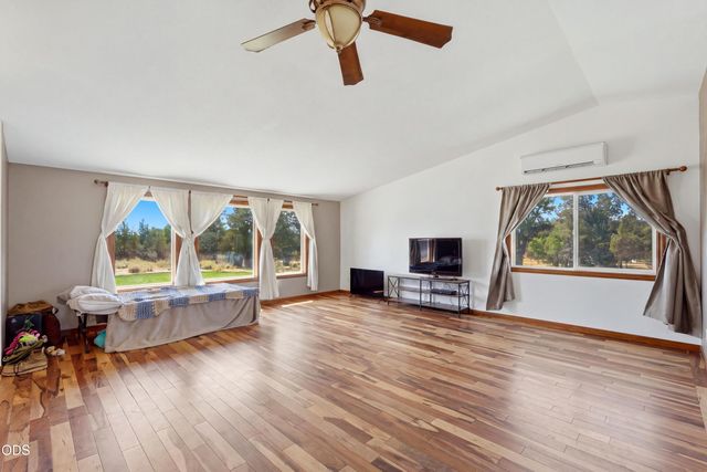4285 NE Butler Avenue, Redmond, OR 97756