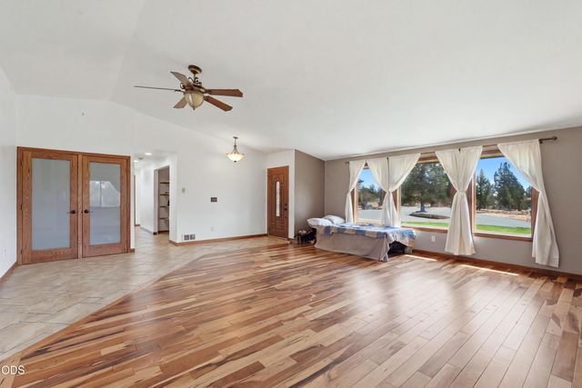 4285 NE Butler Avenue, Redmond, OR 97756