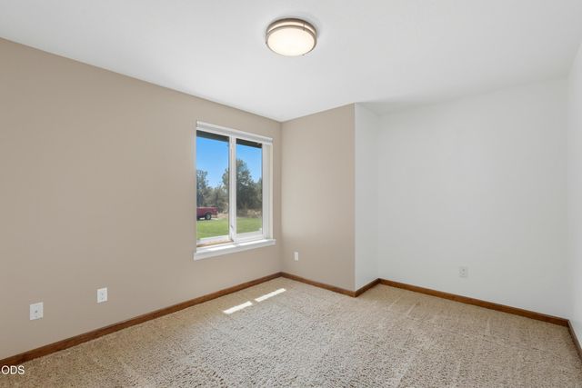 4285 NE Butler Avenue, Redmond, OR 97756