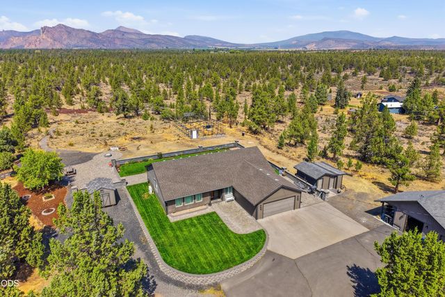 4285 NE Butler Avenue, Redmond, OR 97756