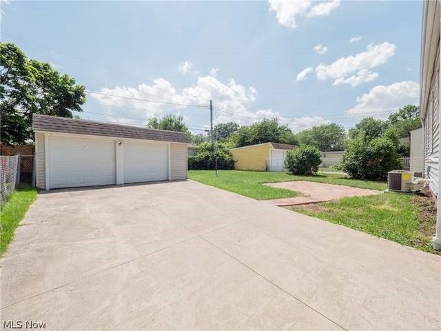 18310 Harvard Avenue, Cleveland, OH 44122