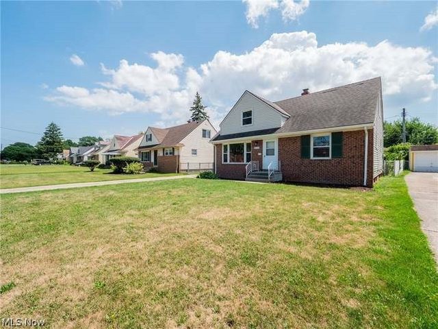 18310 Harvard Avenue, Cleveland, OH 44122