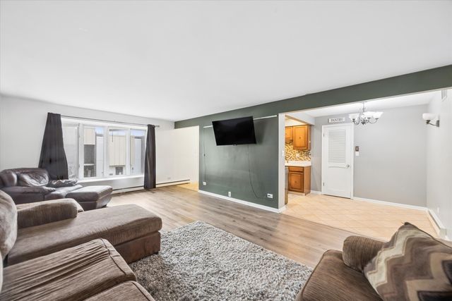 9808 S Karlov Avenue D, Oak Lawn, IL 60453