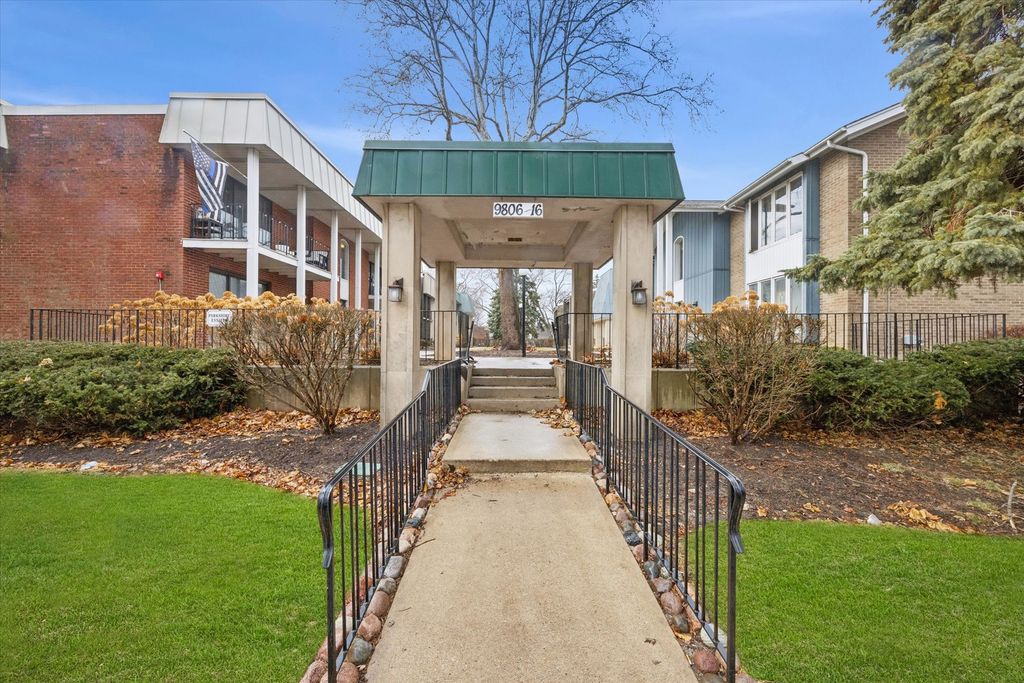 9808 S Karlov Avenue D, Oak Lawn, IL 60453