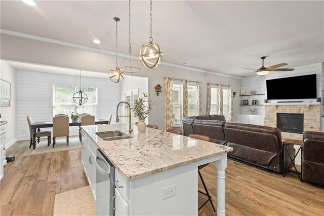 2121 Charmond Drive, Monroe, GA 30656