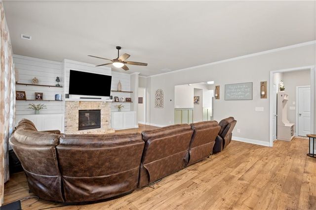 2121 Charmond Drive, Monroe, GA 30656