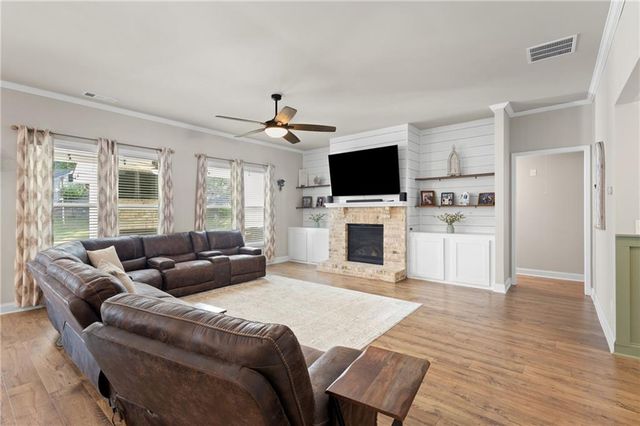 2121 Charmond Drive, Monroe, GA 30656