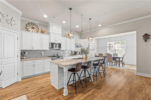 2121 Charmond Drive, Monroe, GA 30656