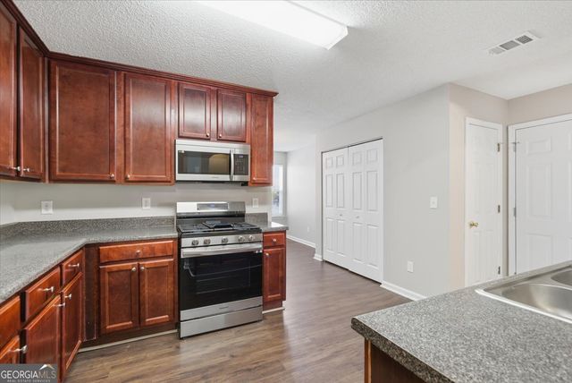 946 Damson Trail, Hampton, GA 30228