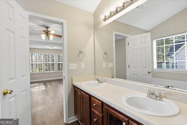 946 Damson Trail, Hampton, GA 30228