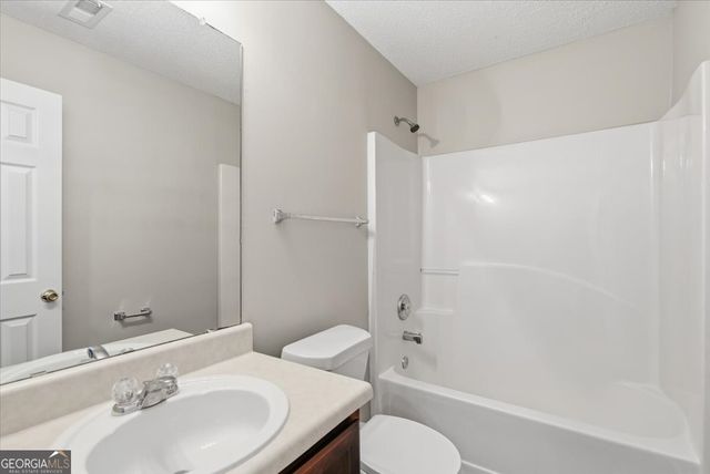 946 Damson Trail, Hampton, GA 30228