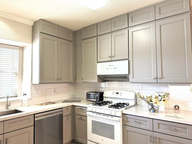 7138 Sun Village Drive, Houston, TX 77083