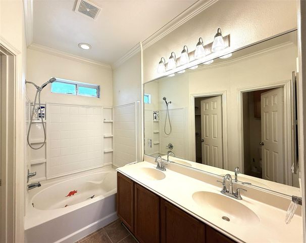 7138 Sun Village Drive, Houston, TX 77083