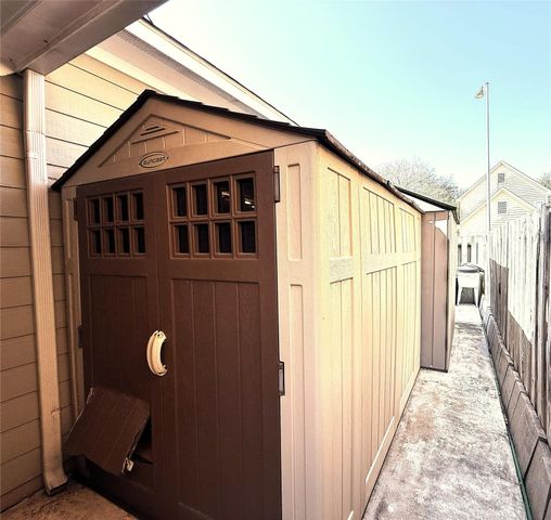 7138 Sun Village Drive, Houston, TX 77083