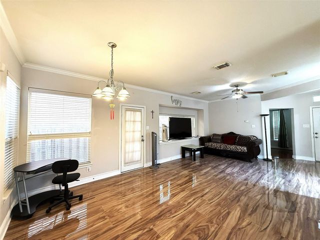 7138 Sun Village Drive, Houston, TX 77083