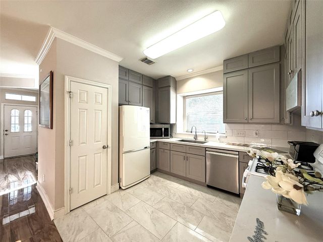 7138 Sun Village Drive, Houston, TX 77083