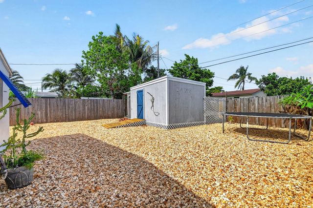 318 Glen Arbor Terrace, Boynton Beach, FL 33426