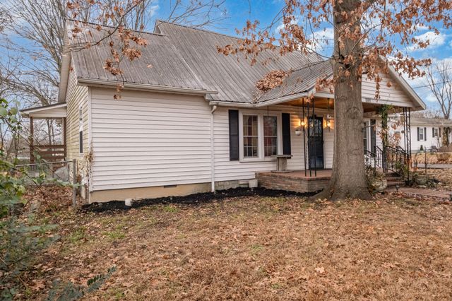 112 Main St, W, Wartrace, TN 37183