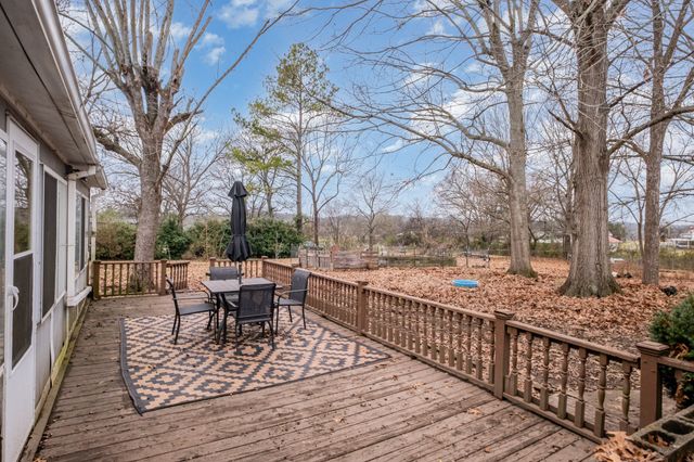 112 Main St, W, Wartrace, TN 37183