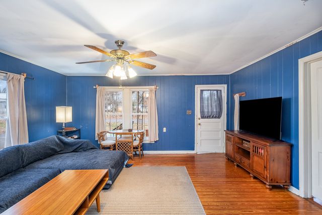 112 Main St, W, Wartrace, TN 37183