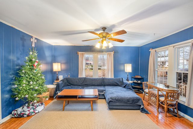 112 Main St, W, Wartrace, TN 37183