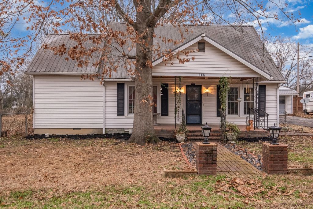 112 Main St, W, Wartrace, TN 37183