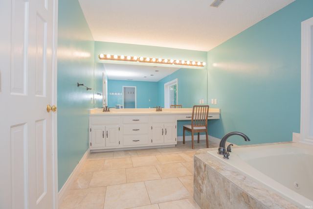 6600 Red Horse Pike, Newburgh, IN 47630