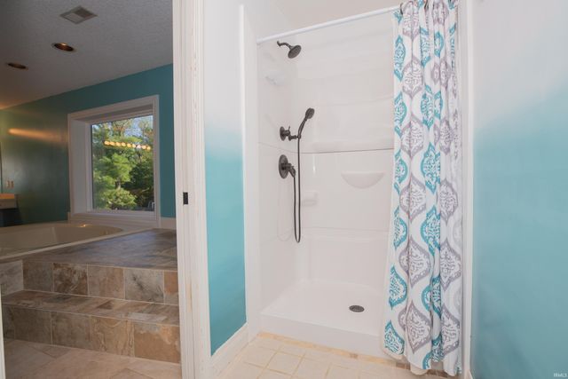 6600 Red Horse Pike, Newburgh, IN 47630