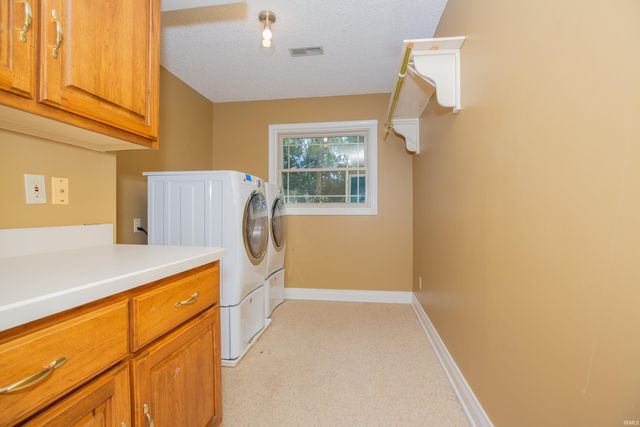 6600 Red Horse Pike, Newburgh, IN 47630