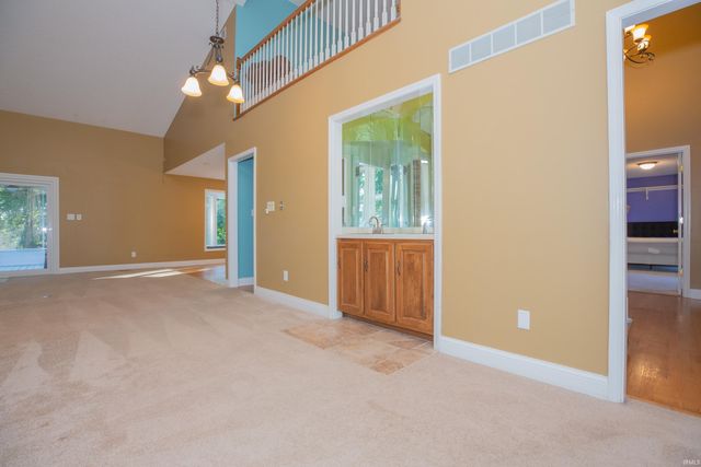 6600 Red Horse Pike, Newburgh, IN 47630