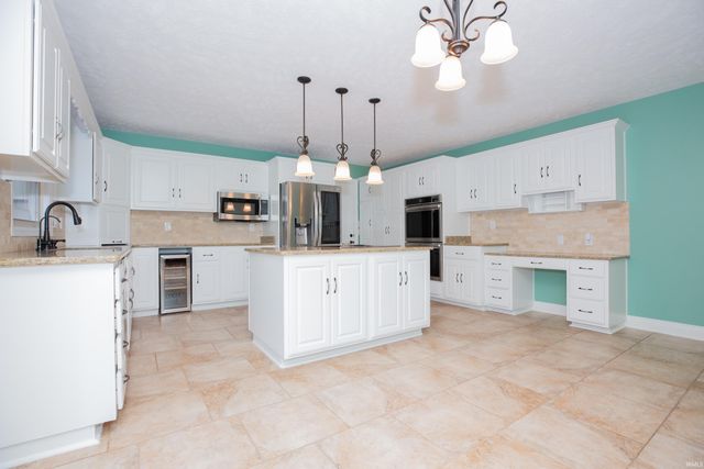 6600 Red Horse Pike, Newburgh, IN 47630