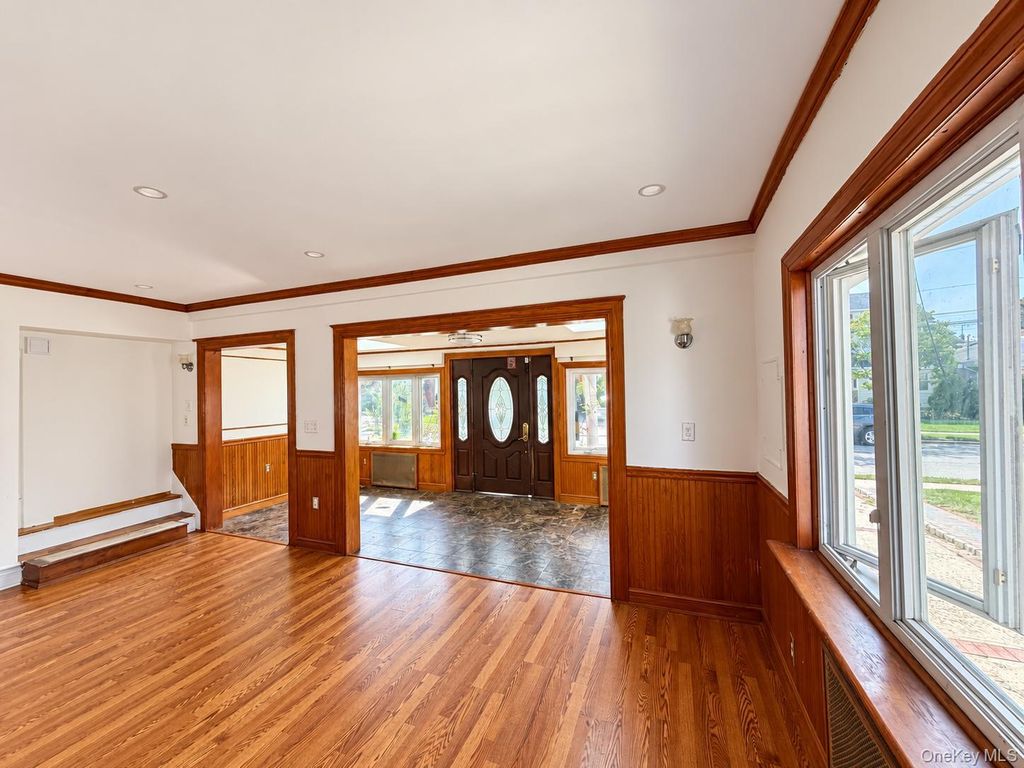 103 E Saint Marks Place, Valley Stream, NY 11580 — photo 3